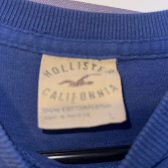 Blue Hollister t-shirt. Size large. 100% cotton - Picture 2 of 3